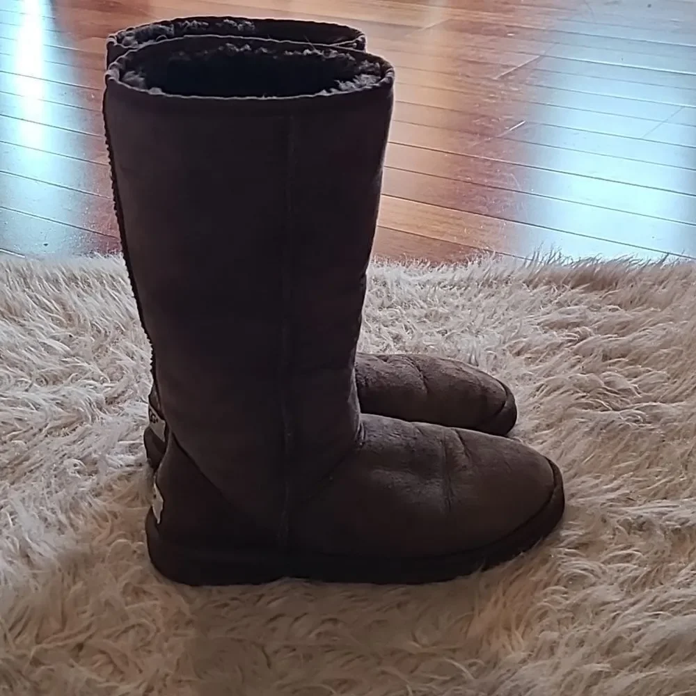 Ugg classic‎ tall brown boots womens size 8